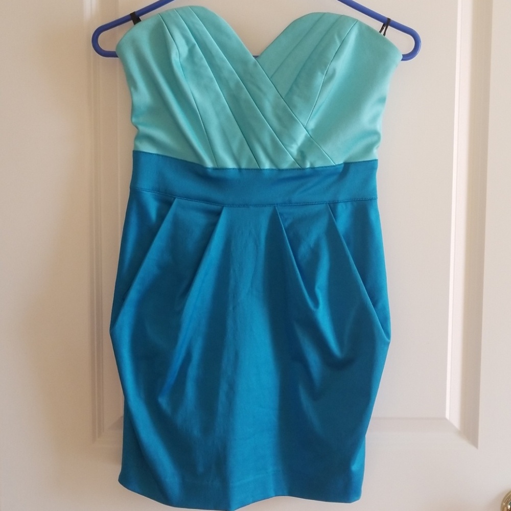 Bebe two-toned short dress